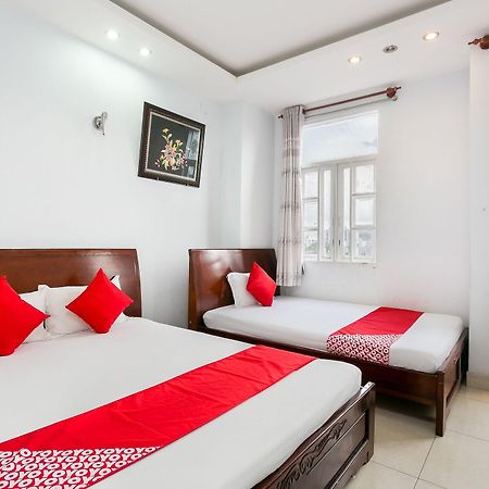 Oyo 130 Tuan Long Hotel Хошимін Екстер'єр фото