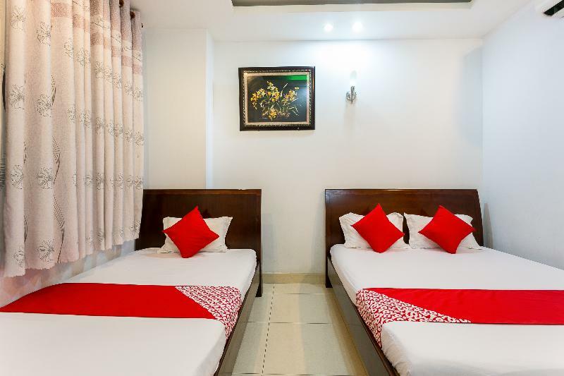 Oyo 130 Tuan Long Hotel Хошимін Екстер'єр фото