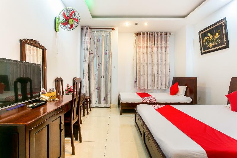 Oyo 130 Tuan Long Hotel Хошимін Екстер'єр фото